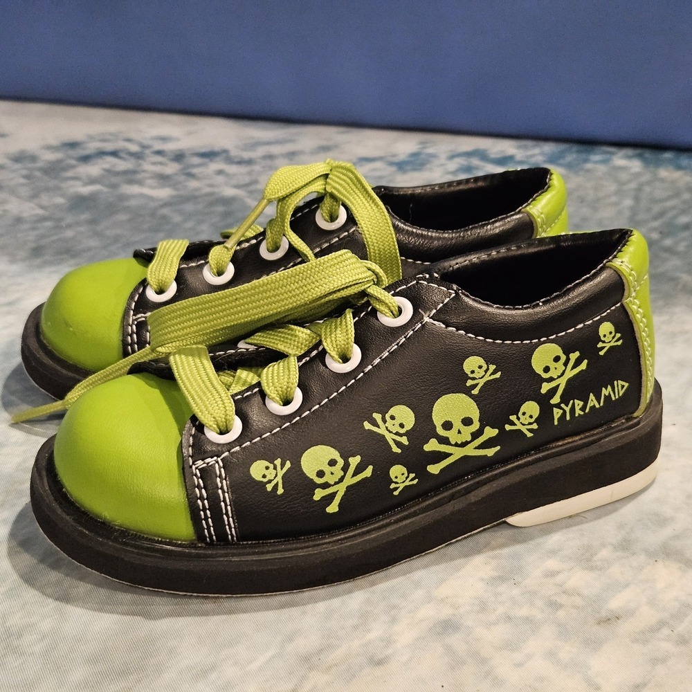 Pyramid Youth Bowling Shoes Size 10 Black Green Skull Crossbones Lace Up